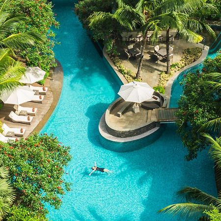 Doubletree By Hilton Jakarta - Diponegoro Exterior foto The pool at the Shangri-La Hotel, Kuala Lumpur