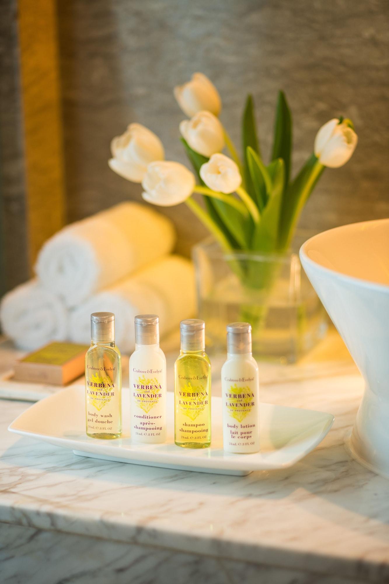 Doubletree By Hilton Jakarta - Diponegoro Exterior foto Aromatherapy products