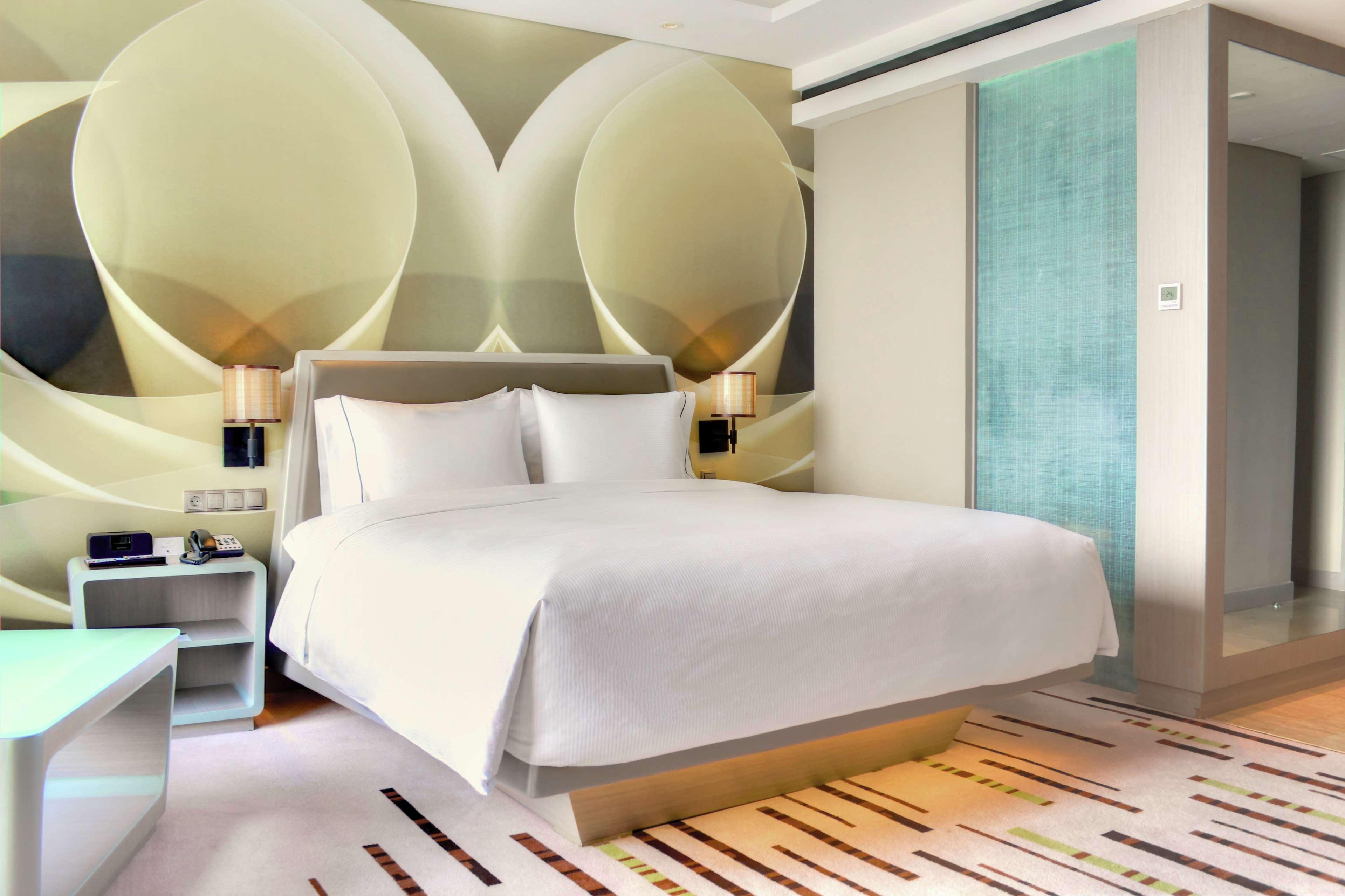 Doubletree By Hilton Jakarta - Diponegoro Exterior foto A room at the W Hotel in London