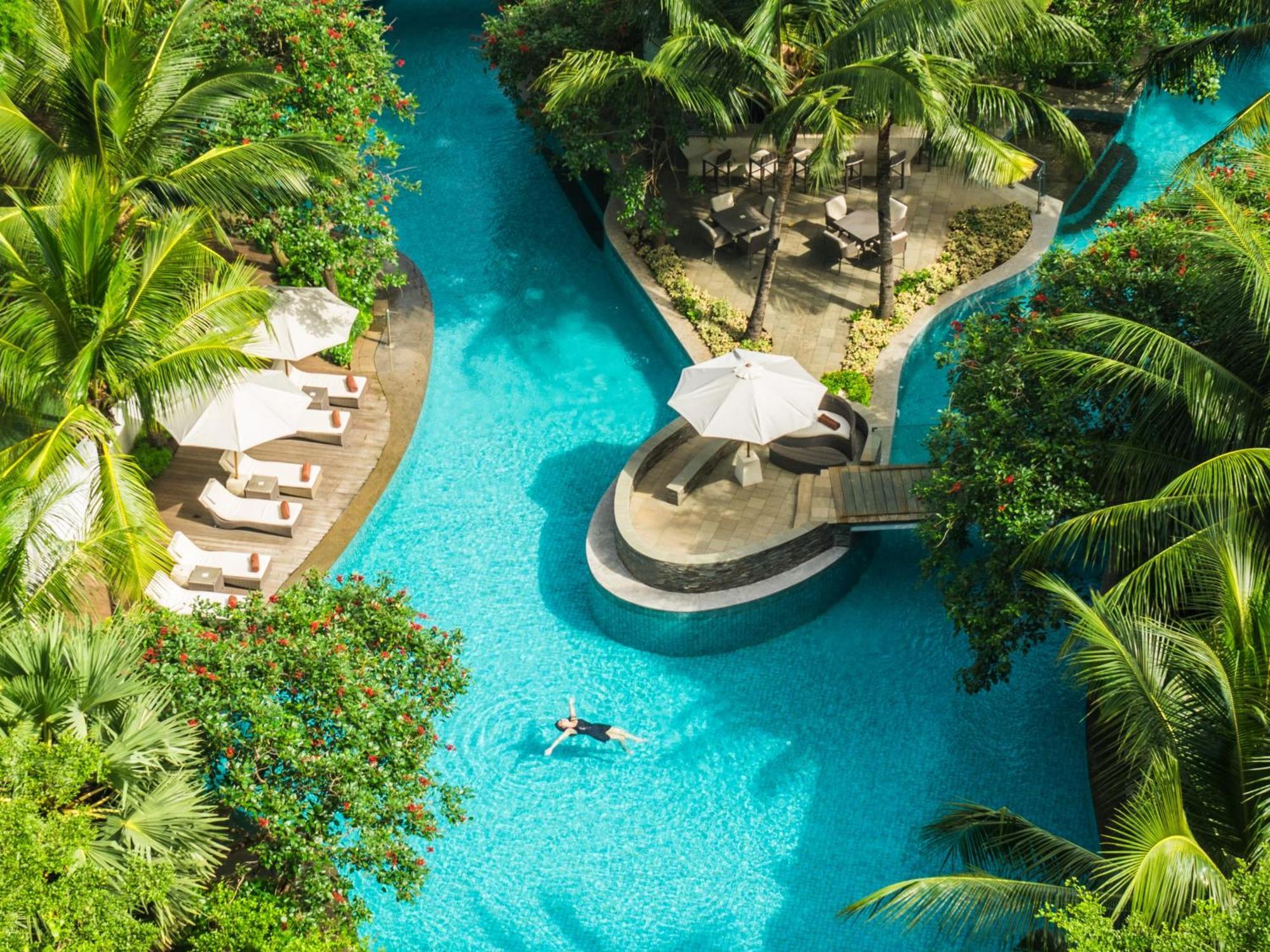 Doubletree By Hilton Jakarta - Diponegoro Exterior foto The pool at the Shangri-La Hotel, Kuala Lumpur