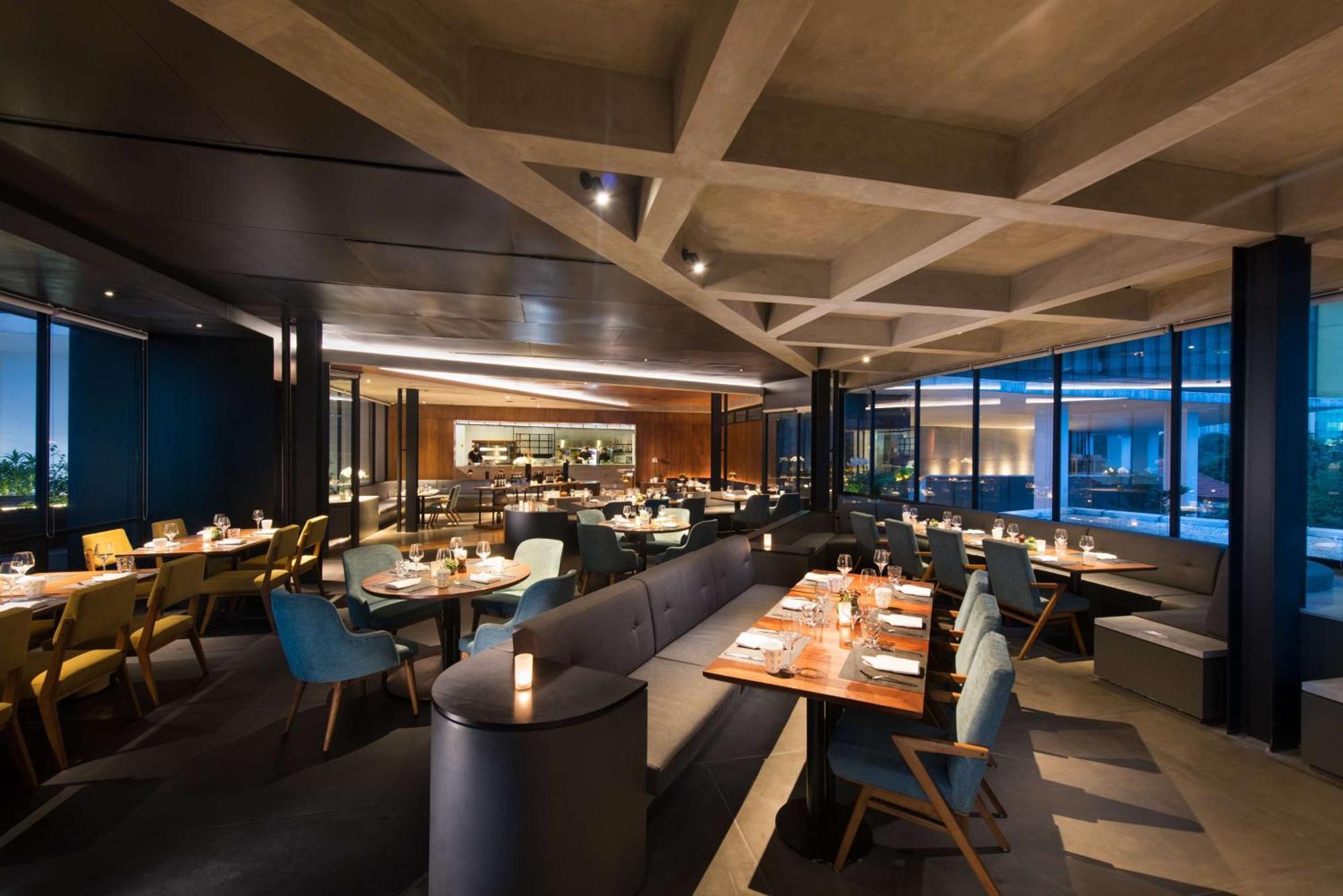 Doubletree By Hilton Jakarta - Diponegoro Exterior foto Interior of the restaurant