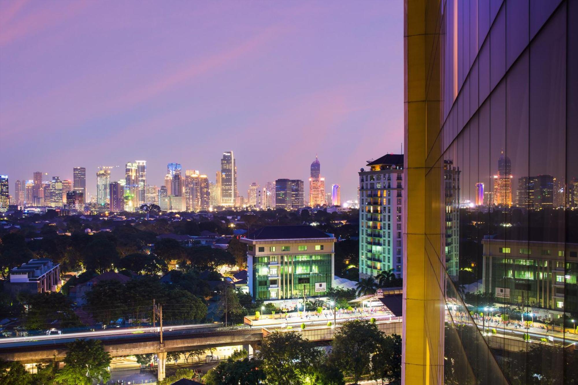 Doubletree By Hilton Jakarta - Diponegoro Exterior foto View of the city from the hotel